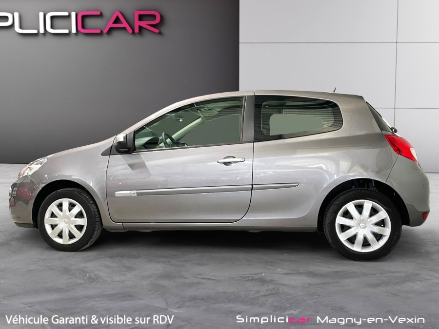RENAULT d'occasion CLIO III COLLECTION 1.2 16V 75 ZEN de 2014