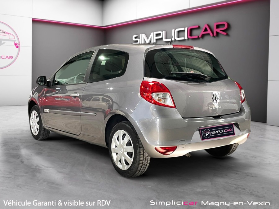 RENAULT d'occasion CLIO III COLLECTION 1.2 16V 75 ZEN de 2014