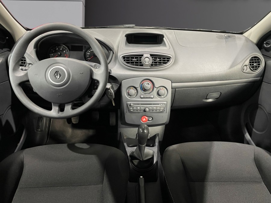 RENAULT d'occasion CLIO III COLLECTION 1.2 16V 75 ZEN de 2014