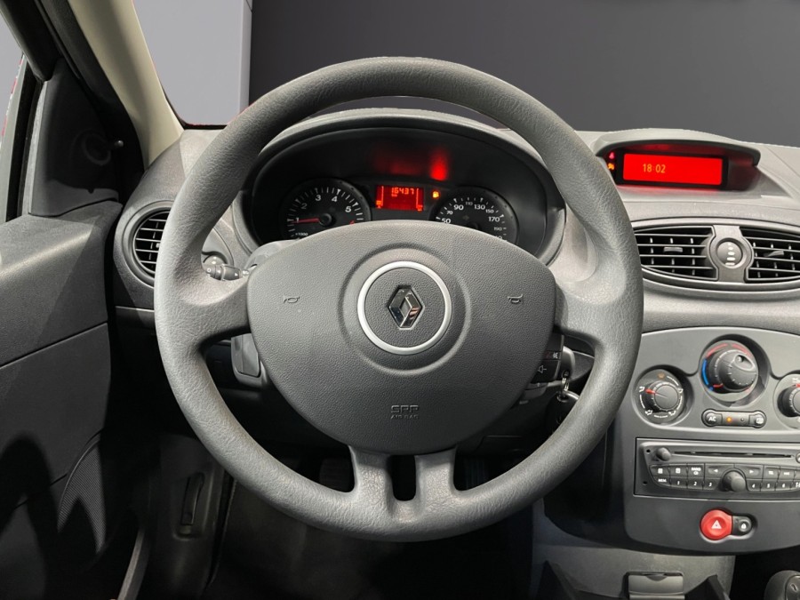 RENAULT d'occasion CLIO III COLLECTION 1.2 16V 75 ZEN de 2014