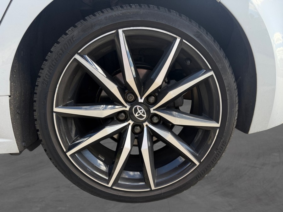 TOYOTA d'occasion COROLLA BERLINE BICORPS TROIS OU CINQ PORTES 196H