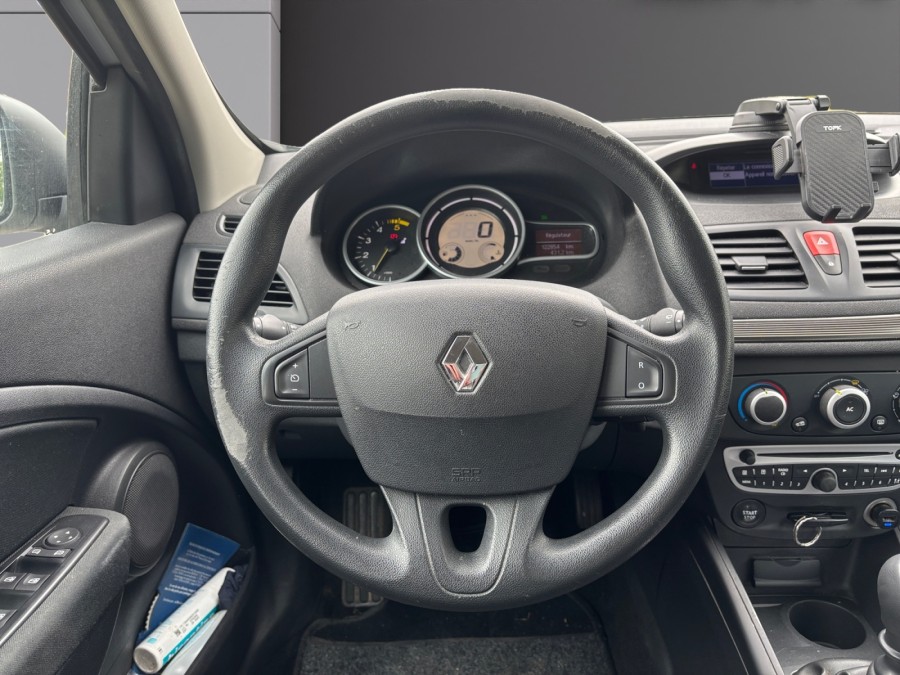 RENAULT d'occasion MEGANE III GRANDTOUR 1.5 DCI 110 de 2011 Besançon