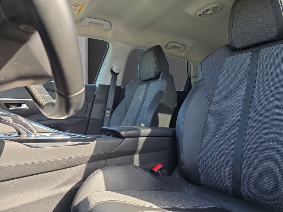 PEUGEOT d'occasion 5008 II 1.5 BLUE HDI 130 ALLURE PACK de 2019 Vichy
