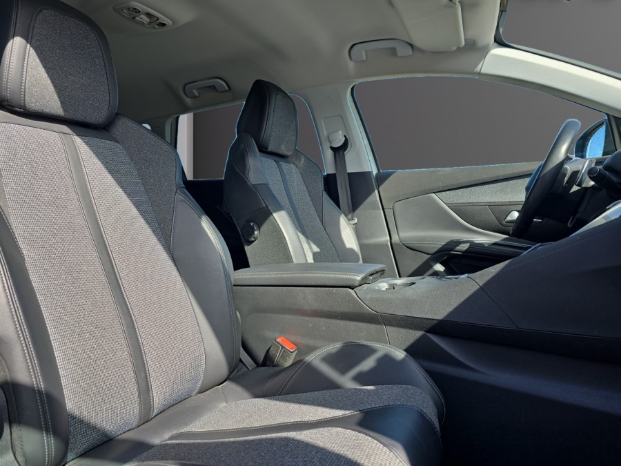 PEUGEOT d'occasion 5008 II 1.5 BLUE HDI 130 ALLURE PACK de 2019 Vichy