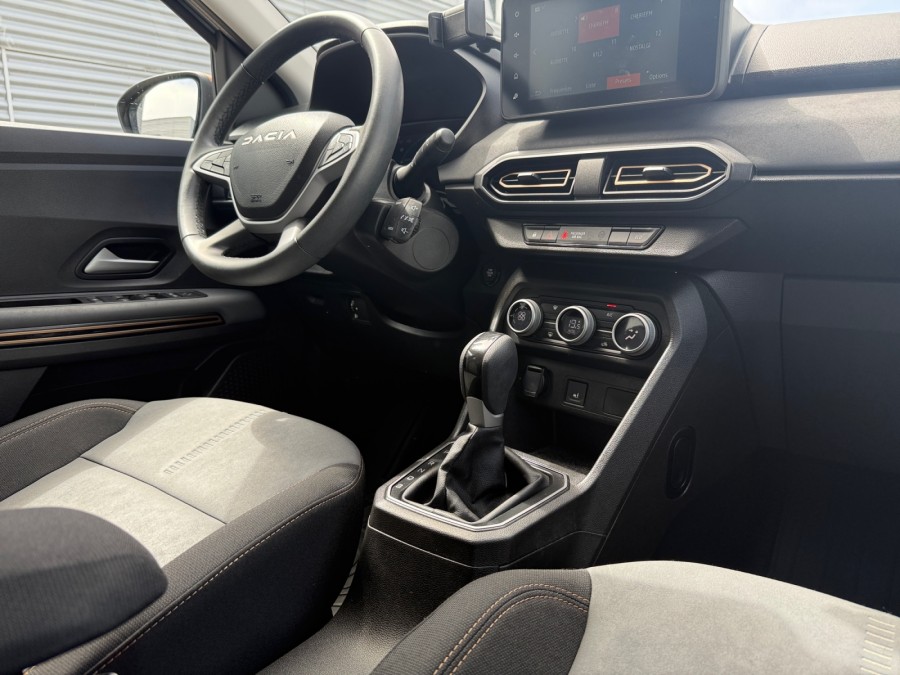DACIA d'occasion JOGGER 1.6 HYBRID 140 EXTREME + BA de 2024 Vannes