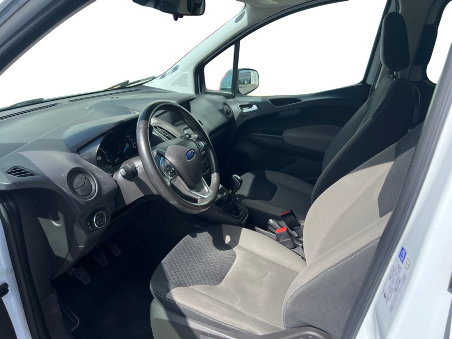 FORD d'occasion TOURNEO 1.5 TDCI 75 TITANIUM de 2019 Saint Maximin