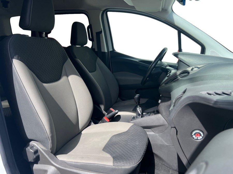 FORD d'occasion TOURNEO 1.5 TDCI 75 TITANIUM de 2019 Saint Maximin