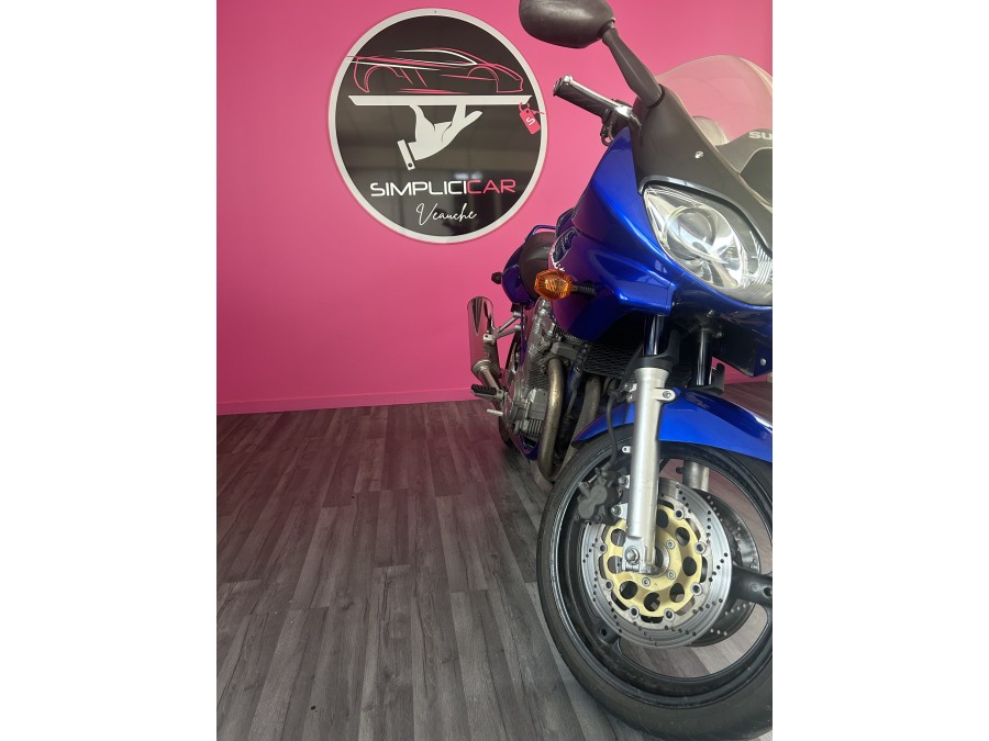 SUZUKI d'occasion GSF650 GSF 600 de 2001 Veauche (42)﻿