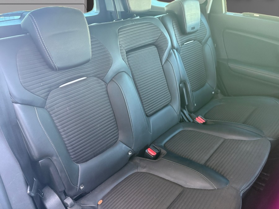 RENAULT d'occasion GRAND SCENIC IV GRAND 1.2 TCE 130 INTENS de 2017