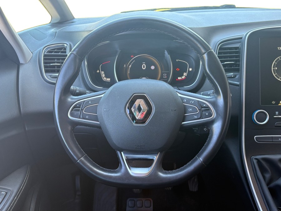 RENAULT d'occasion GRAND SCENIC IV GRAND 1.2 TCE 130 INTENS de 2017