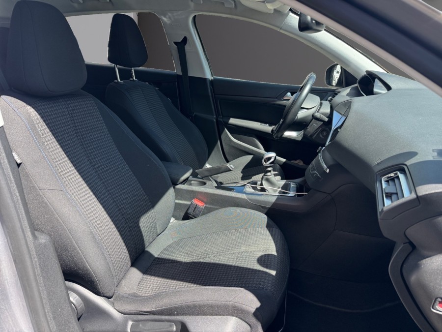 PEUGEOT d'occasion 308 II 1.5 BLUE HDI 100 STYLE de 2019 Montreuil