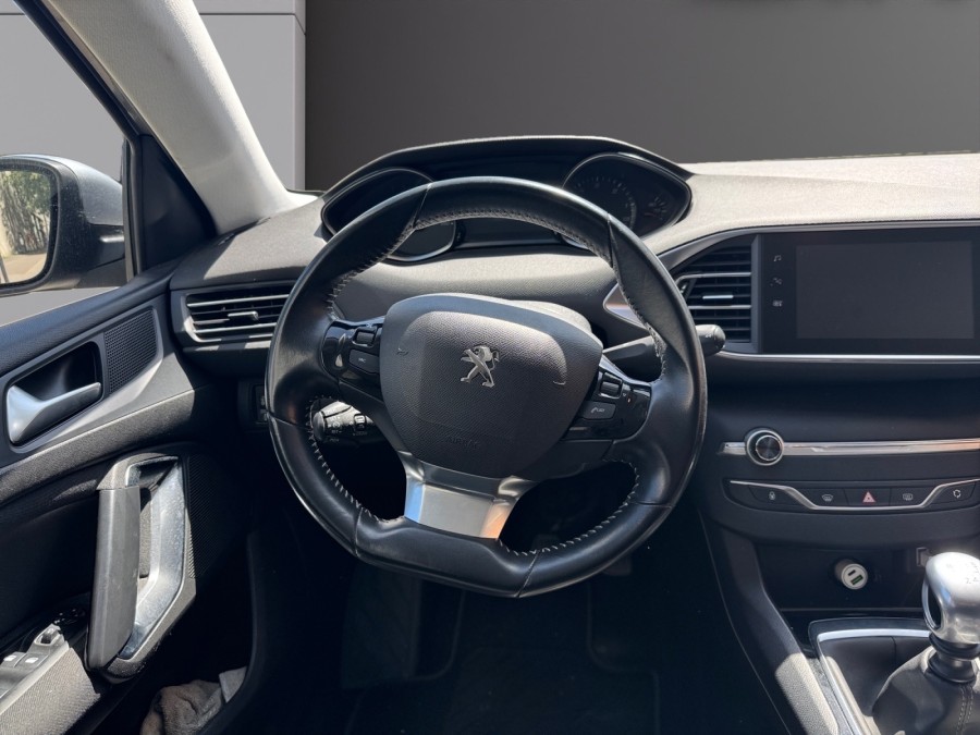 PEUGEOT d'occasion 308 II 1.5 BLUE HDI 100 STYLE de 2019 Montreuil