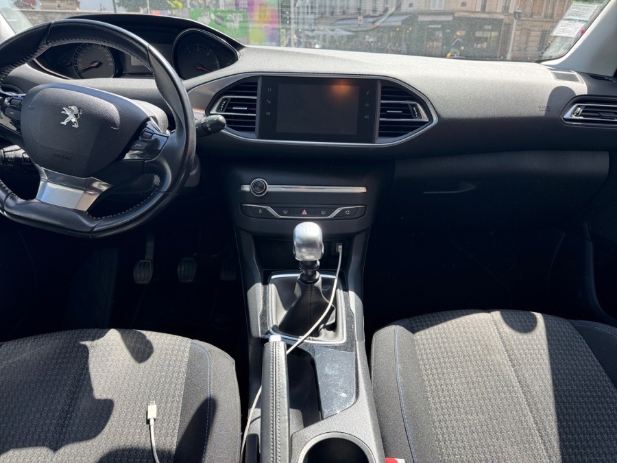 PEUGEOT d'occasion 308 II 1.5 BLUE HDI 100 STYLE de 2019 Montreuil