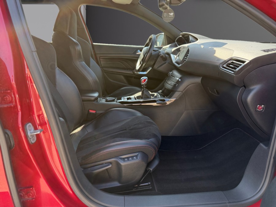 PEUGEOT d'occasion 308 Peugeot 308 gt de 2015 Beaune (21)﻿