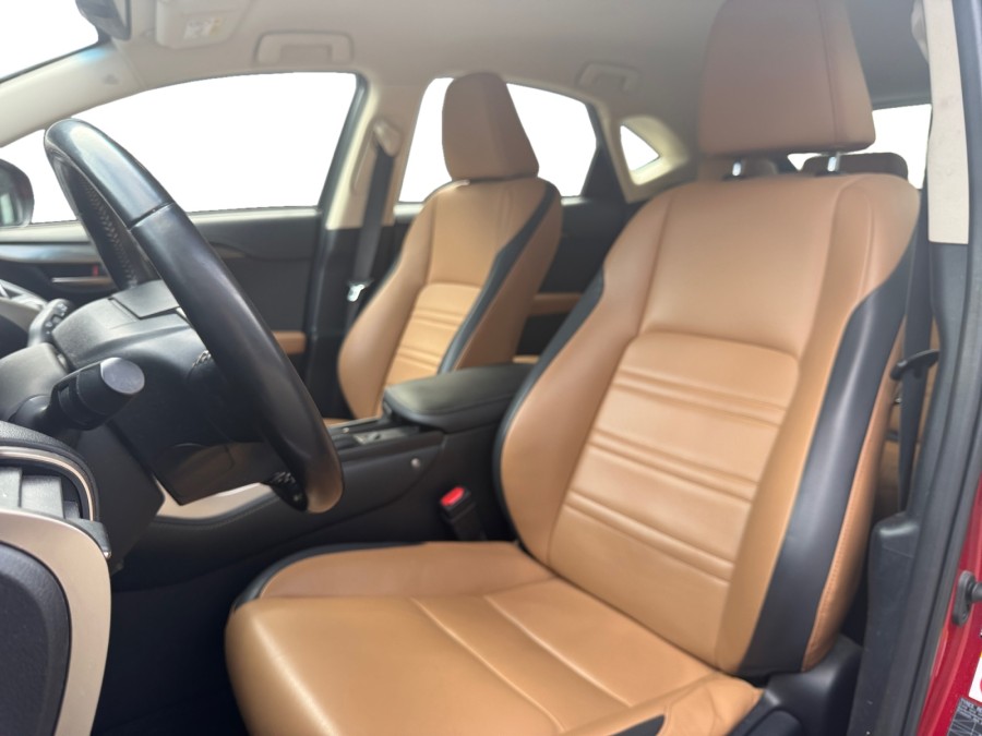 LEXUS d'occasion NX 300H 2WD SPORT EDITION de 2017 Les Sables