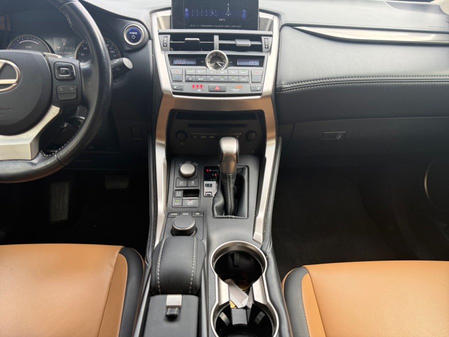 LEXUS d'occasion NX 300H 2WD SPORT EDITION de 2017 Les Sables