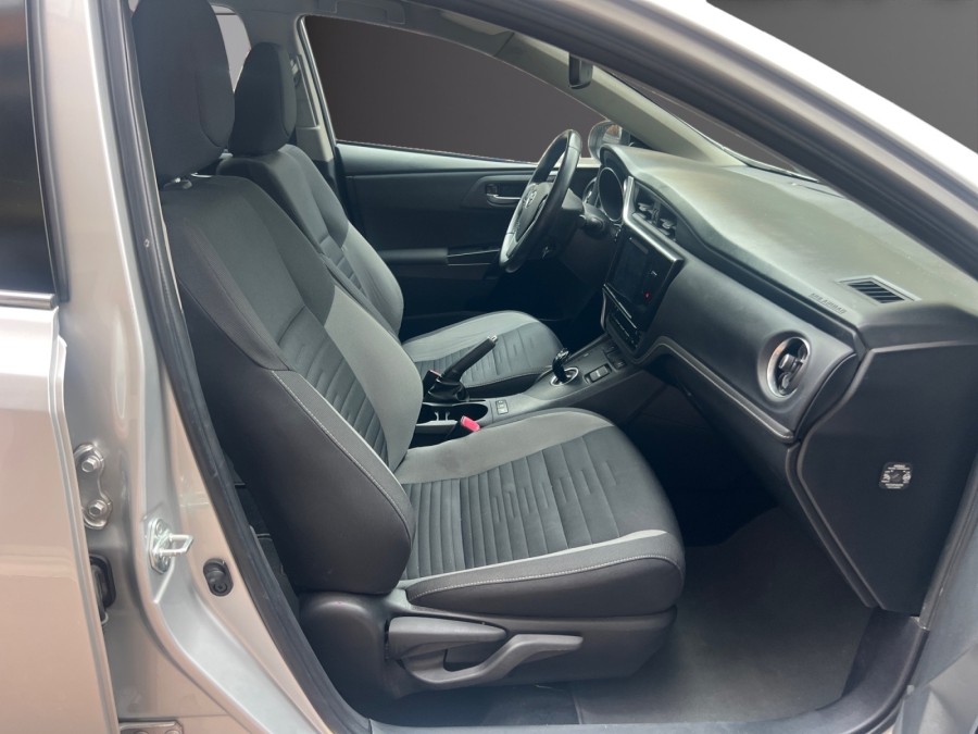 TOYOTA d'occasion AURIS Auris 1.8 136ch de 2016 Le Raincy (93)﻿