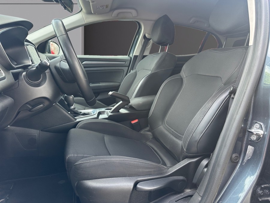 RENAULT d'occasion MEGANE IV BERLINE BICORPS TROIS OU CINQ PORTES 1.5