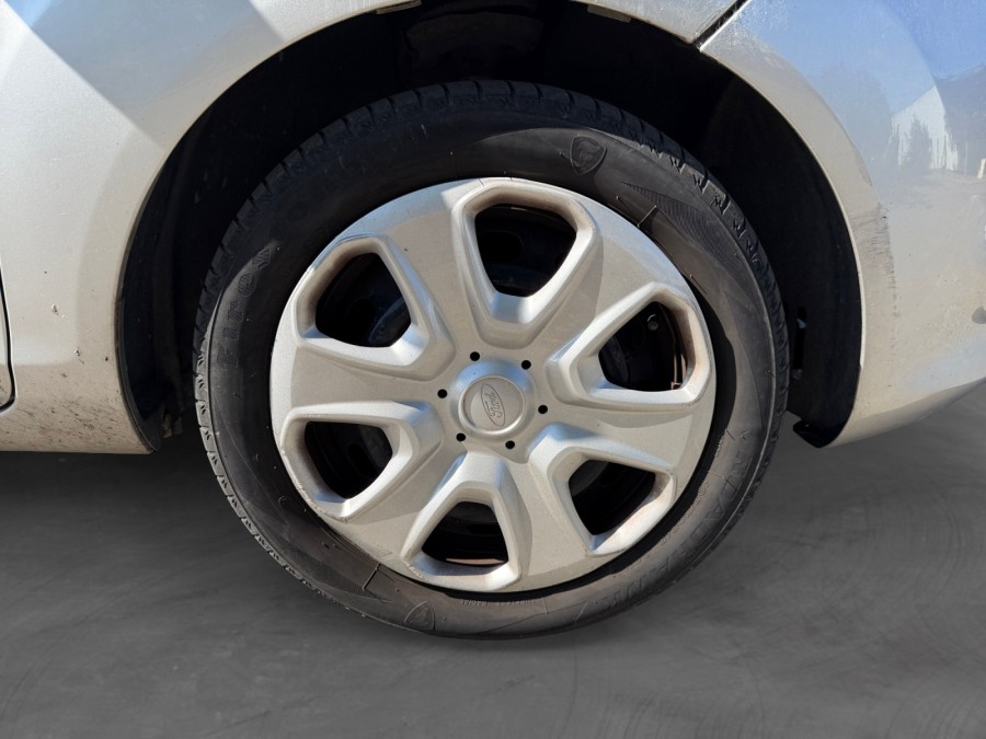 FORD d'occasion FIESTA VI 1400 TDCI 68 TITANIUM de 2009 Saint Maximin