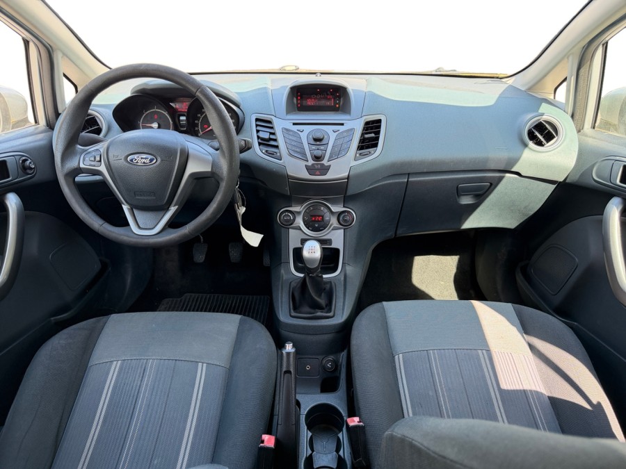 FORD d'occasion FIESTA VI 1400 TDCI 68 TITANIUM de 2009 Saint Maximin