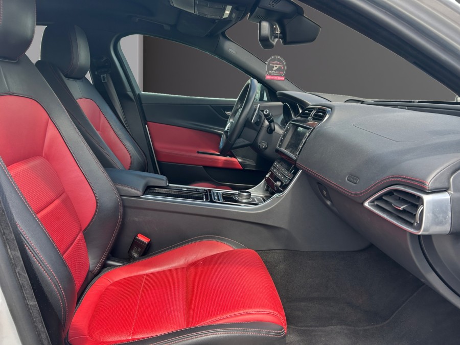 JAGUAR d'occasion XE 2.0L 200 PURE BA de 2017 St Jean du Cardonnay