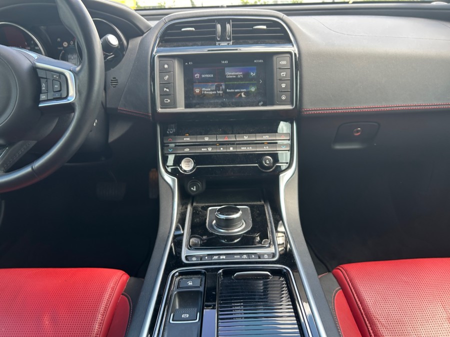 JAGUAR d'occasion XE 2.0L 200 PURE BA de 2017 St Jean du Cardonnay