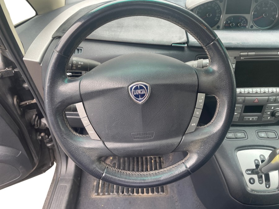 LANCIA d'occasion MUSA 1.4 16V 95 PLATINO START AND STOP de 2009 Les