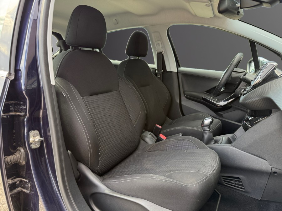 PEUGEOT d'occasion 208 I 1.2 PURE TECH 82 ALLURE de 2018 Poitiers