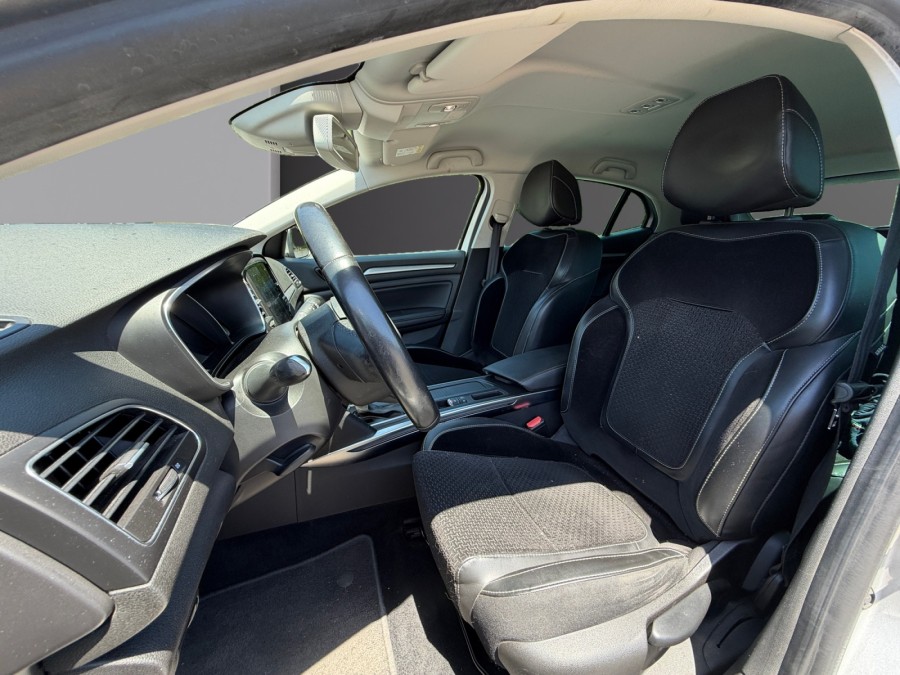 RENAULT d'occasion MEGANE IV BERLINE BICORPS TROIS OU CINQ PORTES 1.5