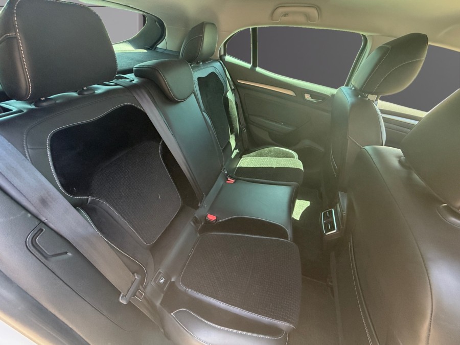 RENAULT d'occasion MEGANE IV BERLINE BICORPS TROIS OU CINQ PORTES 1.5