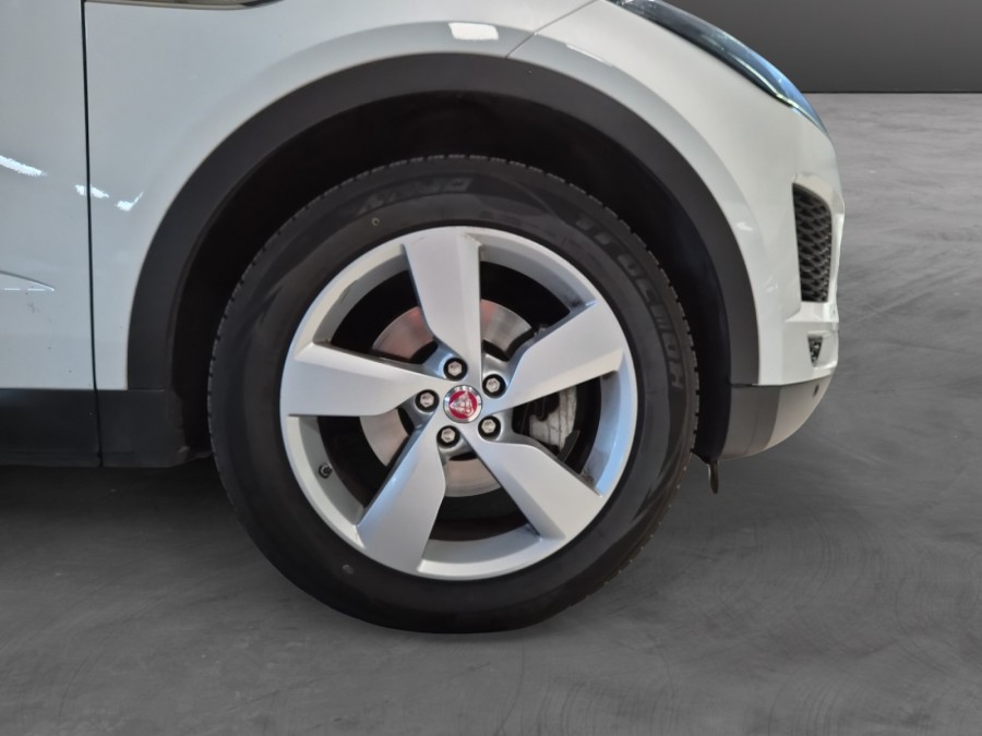 JAGUAR d'occasion E-PACE D150 FWD R-DYNAMIC SE de 2019 Fontainebleau
