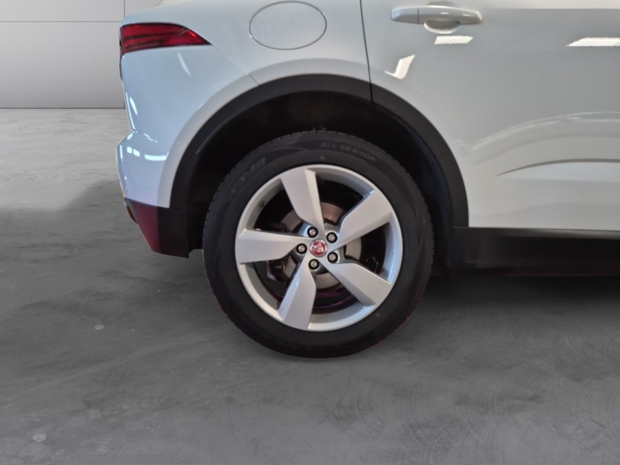 JAGUAR d'occasion E-PACE D150 FWD R-DYNAMIC SE de 2019 Fontainebleau