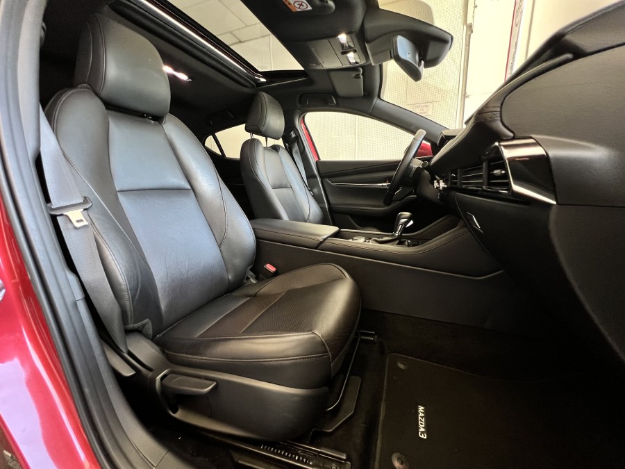 MAZDA d'occasion 3 BERLINE BICORPS TROIS OU CINQ PORTES MAZDA 3