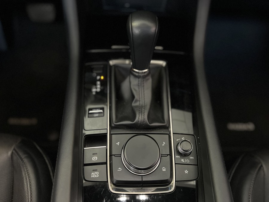 MAZDA d'occasion 3 BERLINE BICORPS TROIS OU CINQ PORTES MAZDA 3