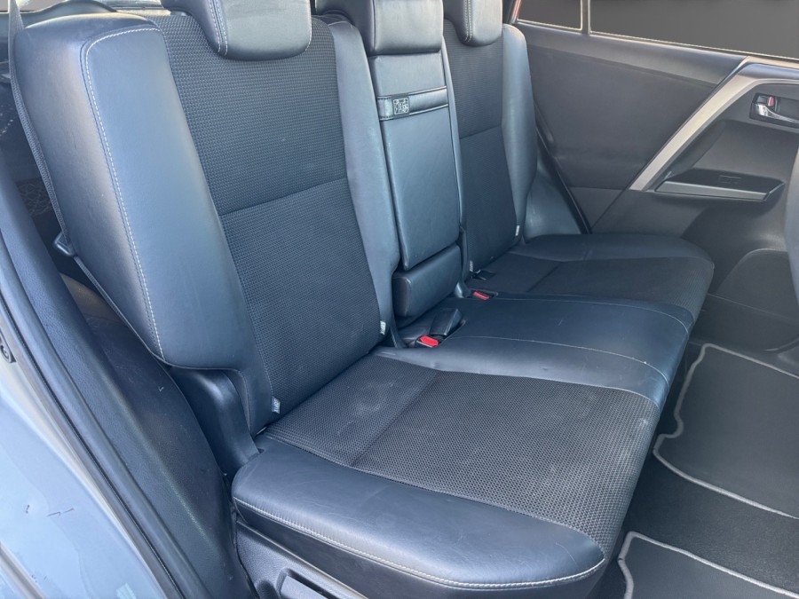 TOYOTA d'occasion RAV 4 IV HYBRIDE 2WD BLACK EDITION de 2018 Troyes