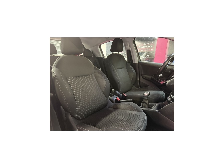 PEUGEOT d'occasion 208 I 1.2 PURE TECH 82 STYLE de 2018 Villebon Sur