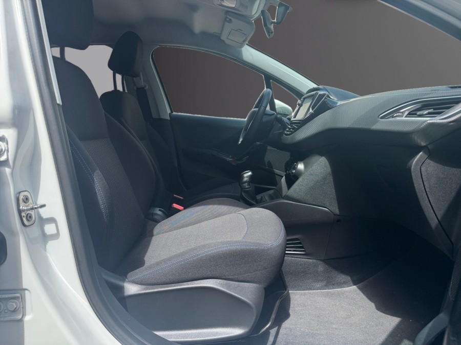 PEUGEOT d'occasion 208 I 1.2 PURE TECH 82 STYLE de 2017 Le Raincy