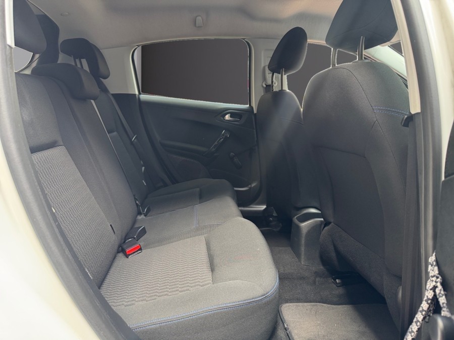 PEUGEOT d'occasion 208 I 1.2 PURE TECH 82 STYLE de 2017 Le Raincy