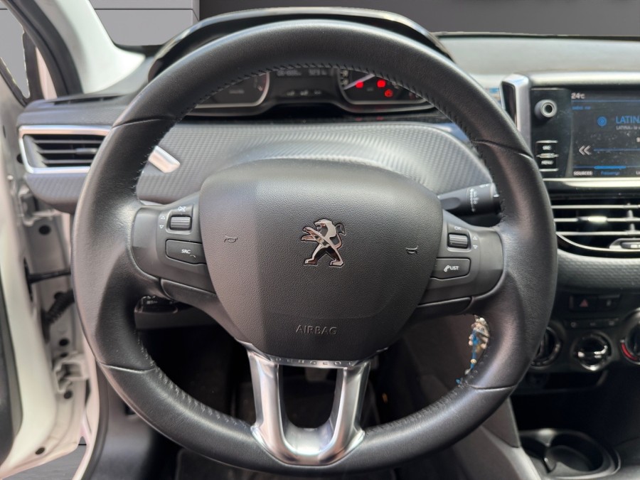 PEUGEOT d'occasion 208 I 1.2 PURE TECH 82 STYLE de 2017 Le Raincy