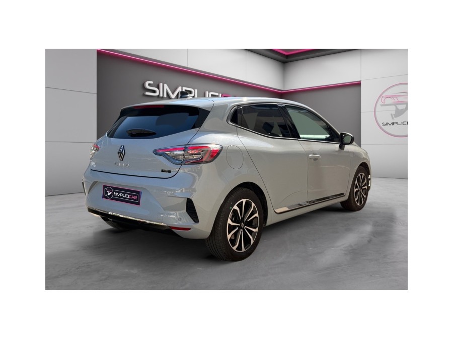 RENAULT d'occasion CLIO 1.6 E-TECH 145 TECHNO de 2025 La Ciotat (13)﻿