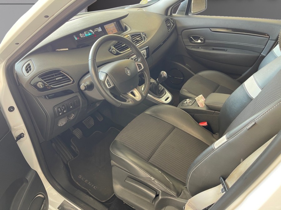 RENAULT d'occasion SCENIC III 1.5 DCI 110 BOSE de 2012 La Flèche (72)﻿