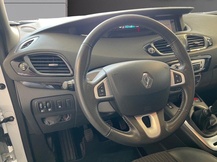 RENAULT d'occasion SCENIC III 1.5 DCI 110 BOSE de 2012 La Flèche (72)﻿