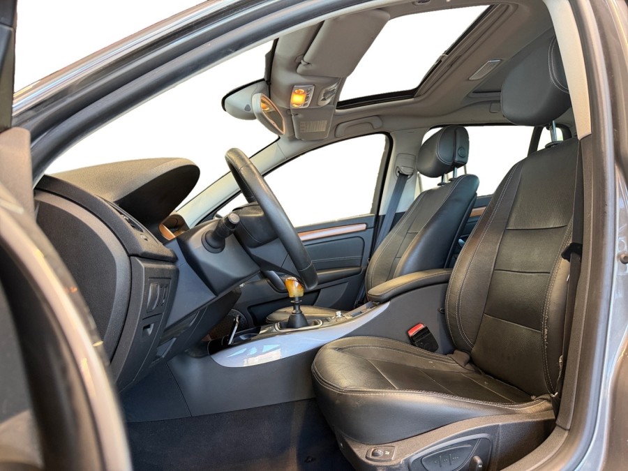 RENAULT d'occasion LAGUNA III GRANDTOUR 2.0 DCI 150 CELSIUM de 2010