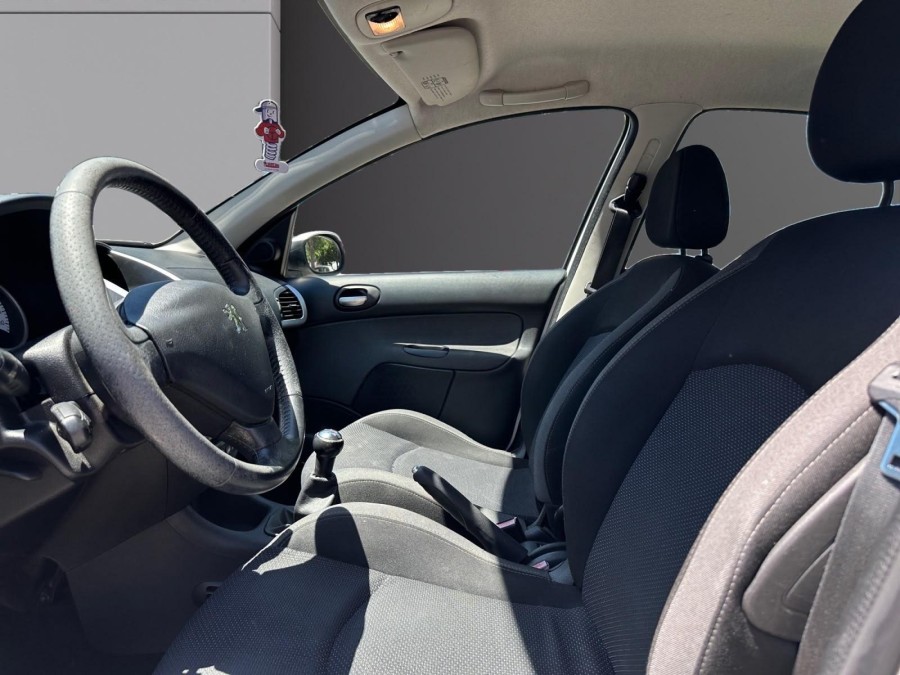 PEUGEOT d'occasion 206 + 1.4 HDI 70 ACCESS de 2011 Salon de Provence