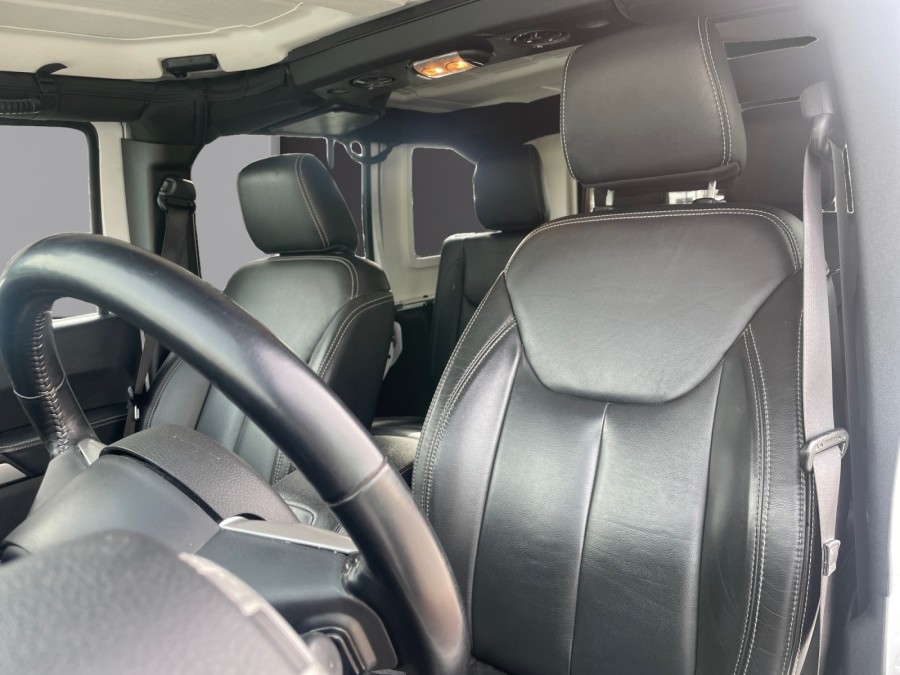 JEEP d'occasion WRANGLER UNLIMITED 2.8 CRD 200 SPORT BA de 2018 Royan