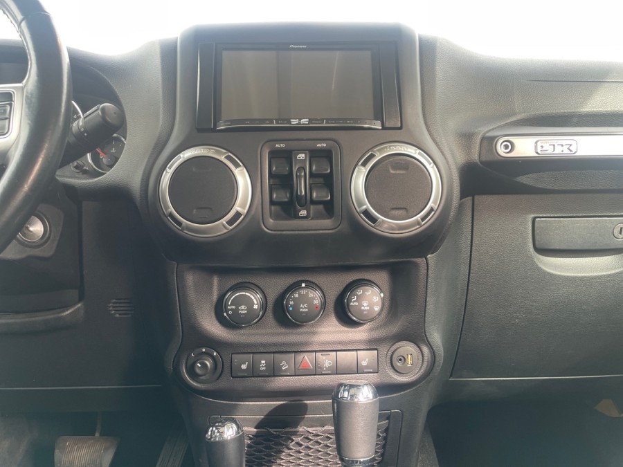 JEEP d'occasion WRANGLER UNLIMITED 2.8 CRD 200 SPORT BA de 2018 Royan
