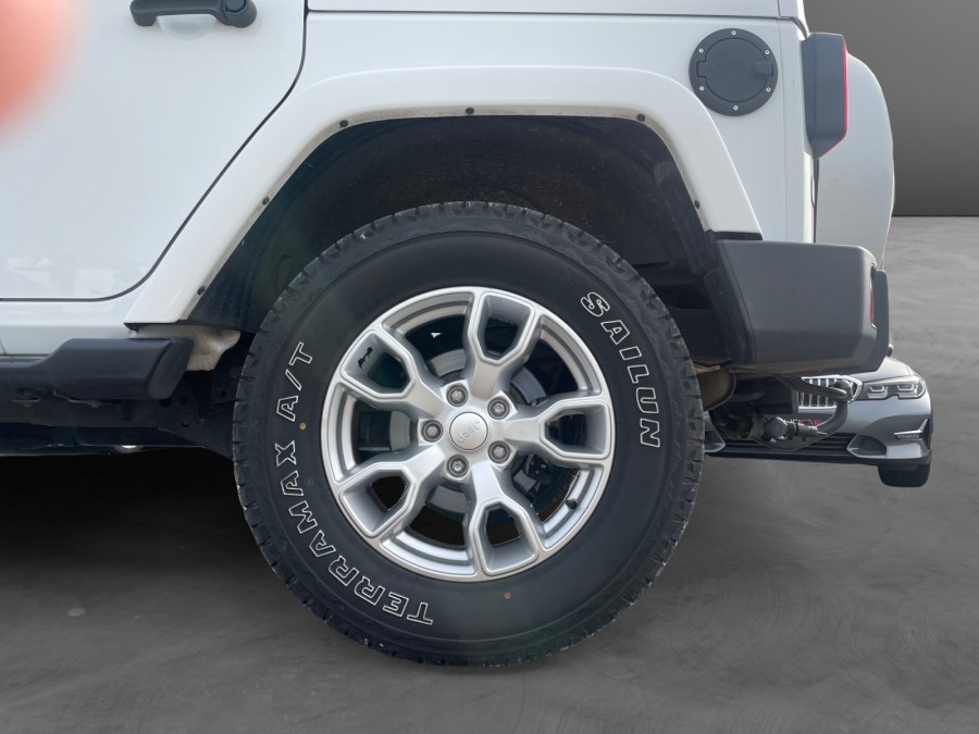 JEEP d'occasion WRANGLER UNLIMITED 2.8 CRD 200 SPORT BA de 2018 Royan