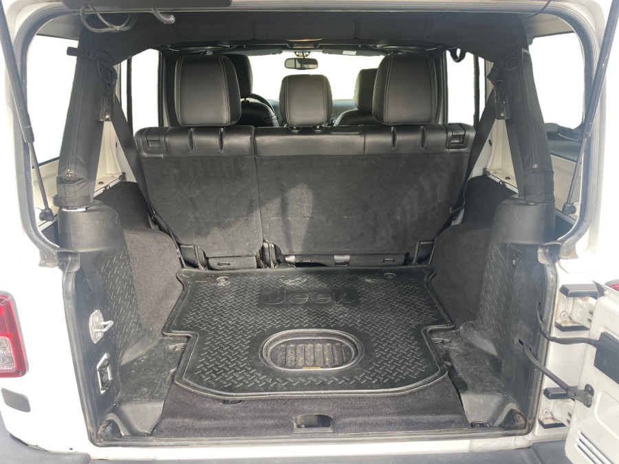 JEEP d'occasion WRANGLER UNLIMITED 2.8 CRD 200 SPORT BA de 2018 Royan