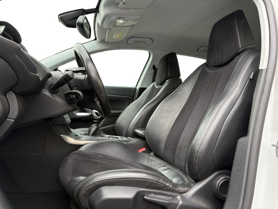 PEUGEOT d'occasion 308 II 1.6 THP 125 ACTIVE de 2013 Orgeval Verneuil