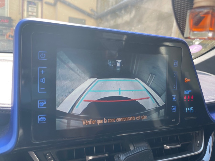 TOYOTA d'occasion C-HR 122H GRAPHIC de 2017 Le Raincy (93)﻿